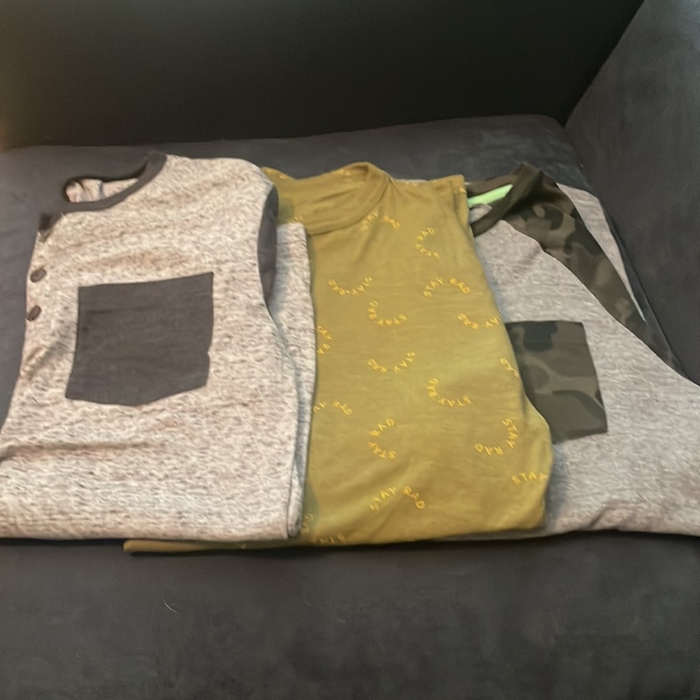 Lot of 3 Boys Shirts size Large & XL fitted shirts